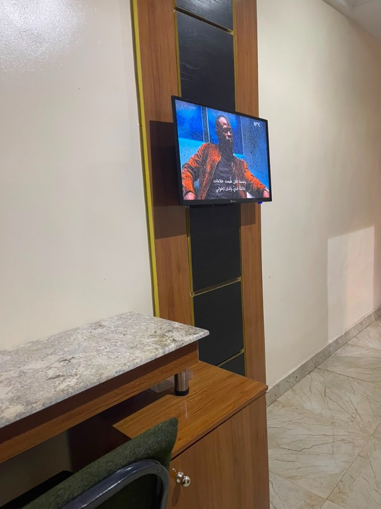 Deluxe Room Wall TV and Marble Workstation