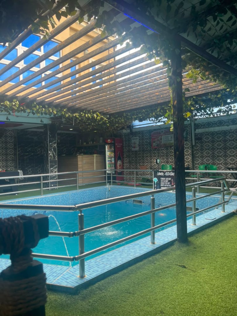 Kelvin Cameo Resort Swimming Pool & Pergola
